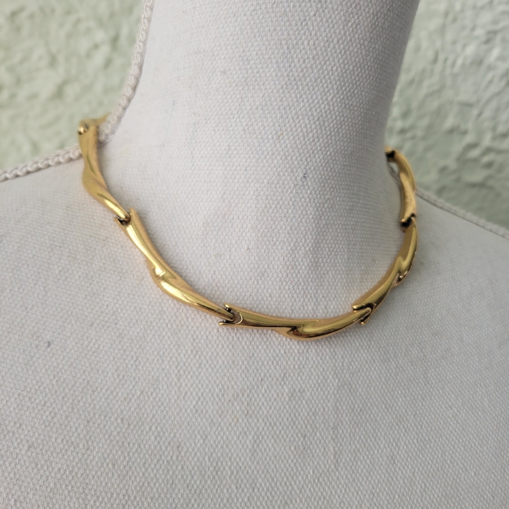 Vintage Monet Statement Necklace Choker Liquid Flow Links Gold Tone Retro 15-18" - Picture 3 of 9